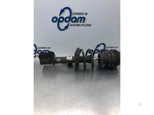 Używane Amortyzator prawy przód Opel Meriva 1.6 16V Cena € 50,00 Procedura marży oferowane przez Gebr Opdam B.V.