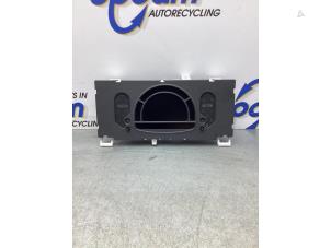 Używane Licznik kilometrów KM Renault Modus/Grand Modus (JP) 1.6 16V Cena € 40,00 Procedura marży oferowane przez Gebr Opdam B.V.