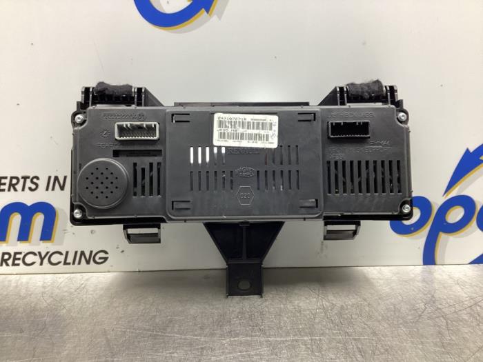 Vägmätare KM från en Renault Scénic III (JZ) 1.4 16V TCe 130 2010