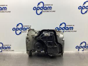 Begagnade Oljetråg Nissan Qashqai (J11) 1.2 DIG-T 16V Pris € 100,00 Marginaltabell erbjuds av Gebr Opdam B.V.