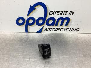 Gebruikte Schakelaar Koplamp Ihv Citroen C1 1.2 PureTech 82 12V Prijs € 15,00 Margeregeling aangeboden door Gebr Opdam B.V.