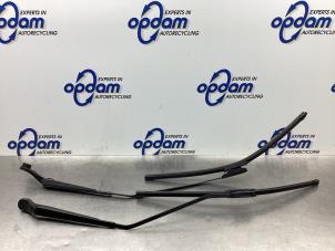 Begagnade Främre torkararm Renault Scénic III (JZ) 1.4 16V TCe 130 Pris € 50,00 Marginaltabell erbjuds av Gebr Opdam B.V.
