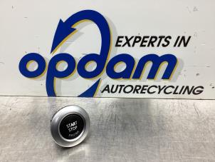 Begagnade Start/stopp-brytare BMW 1 serie (E82) 120i 16V Pris € 20,00 Marginaltabell erbjuds av Gebr Opdam B.V.