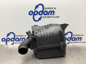 Begagnade Luftfilterhus Volkswagen Golf V (1K1) 1.6 Pris € 40,00 Marginaltabell erbjuds av Gebr Opdam B.V.