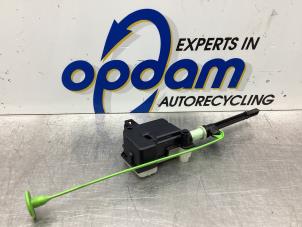 Begagnade Tanklåsmotor Volvo V70 (BW) 2.0 D4 20V Pris € 30,00 Marginaltabell erbjuds av Gebr Opdam B.V.