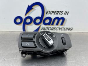 Gebruikte Licht Schakelaar BMW 5 serie Touring (F11) 520d 16V Prijs € 60,00 Margeregeling aangeboden door Gebr Opdam B.V.