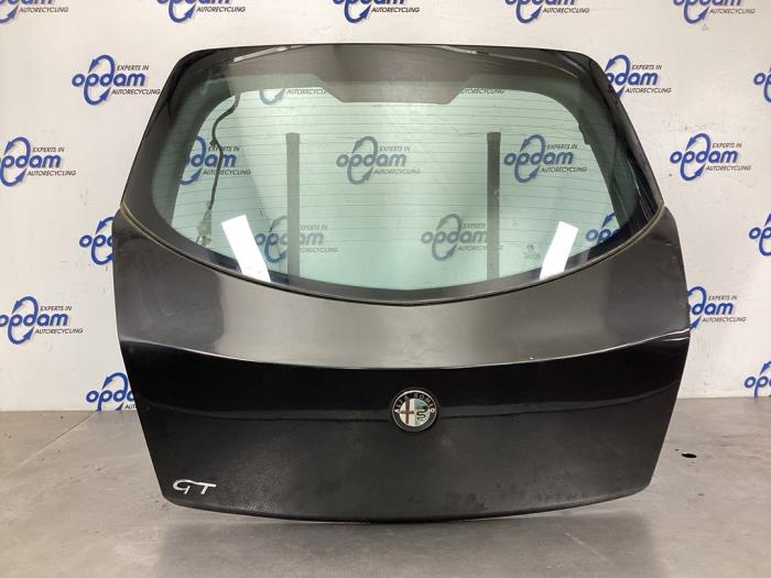 Achterklep van een Alfa Romeo GT (937) 1.8 Twin Spark 16V 2006