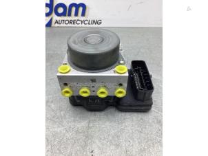 Gebruikte ABS Pomp Toyota C-HR (X1,X5) 1.8 16V Hybrid Prijs € 200,00 Margeregeling aangeboden door Gebr Opdam B.V.