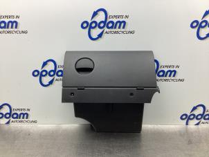 Begagnade Handskfack Opel Corsa C (F08/68) 1.0 12V Pris € 35,00 Marginaltabell erbjuds av Gebr Opdam B.V.