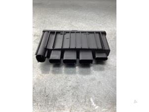 Gebruikte Boordcomputer BMW 2 serie Gran Tourer (F46) 218i 1.5 TwinPower Turbo 12V Prijs € 50,00 Margeregeling aangeboden door Gebr Opdam B.V.