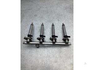 Gebruikte Galerij (Injectie) Mercedes A (W176) 1.6 A-160 16V Prijs € 200,00 Margeregeling aangeboden door Gebr Opdam B.V.