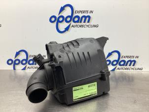 Begagnade Luftfilterhus Skoda Octavia (1Z3) 1.6 MPI Pris € 40,00 Marginaltabell erbjuds av Gebr Opdam B.V.