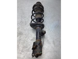 Gebruikte Schokdemperpoot rechts-voor Suzuki Celerio (LF) 1.0 12V Dualjet Prijs € 50,00 Margeregeling aangeboden door Gebr Opdam B.V.