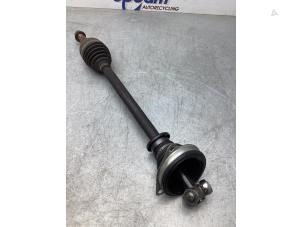 Gebruikte Aandrijfas links-voor Renault Twingo II (CN) 1.2 16V Prijs € 30,00 Margeregeling aangeboden door Gebr Opdam B.V.