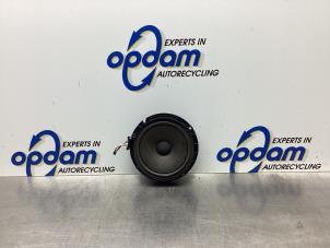 Begagnade Högtalare Volkswagen Passat Variant (3C5) 1.4 TSI 16V Pris € 25,00 Marginaltabell erbjuds av Gebr Opdam B.V.