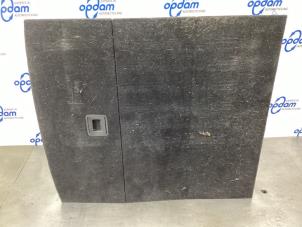 Używane Mata bagaznika Volkswagen Passat Variant (3C5) 1.4 TSI 16V Cena € 60,00 Procedura marży oferowane przez Gebr Opdam B.V.