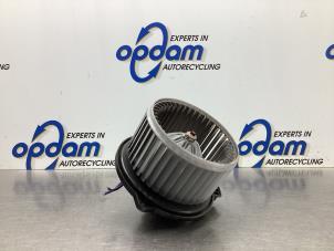 Begagnade Fläktmotor för uppvärmning och ventilation Toyota Yaris Verso (P2) 1.3 16V Pris € 50,00 Marginaltabell erbjuds av Gebr Opdam B.V.