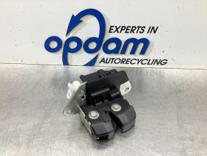 Używane Mechanizm zamka tylnej klapy Fiat Panda (169) 1.4 16V Cena € 40,00 Procedura marży oferowane przez Gebr Opdam B.V.