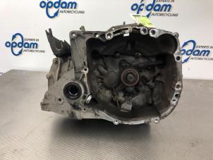 Begagnade Växellåda Renault Clio III (BR/CR) 1.2 16V TCe 100 Pris € 250,00 Marginaltabell erbjuds av Gebr Opdam B.V.