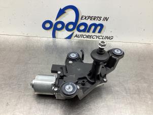 Begagnade Bakre torkarmotor Opel Crossland (X) 1.2 Turbo 12V Pris € 60,00 Marginaltabell erbjuds av Gebr Opdam B.V.