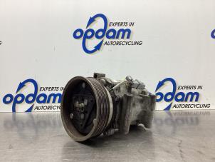 Begagnade Luftkonditioneringspump Renault Clio III (BR/CR) 1.2 16V TCe 100 Pris € 50,00 Marginaltabell erbjuds av Gebr Opdam B.V.