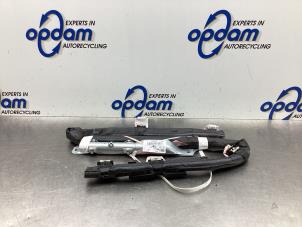 Gebruikte Airbag hemel links Ford Fiesta 6 (JA8) 1.0 EcoBoost 12V 125 Prijs € 75,00 Margeregeling aangeboden door Gebr Opdam B.V.