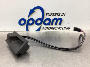 Begagnade Handtag, baklucka Audi A4 (B9) 1.4 TFSI 16V Pris € 150,00 Marginaltabell erbjuds av Gebr Opdam B.V.