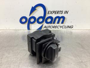 Begagnade Ljusbrytare Mercedes A (W169) 1.5 A-160 Pris € 25,00 Marginaltabell erbjuds av Gebr Opdam B.V.