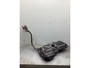 Gebruikte Tank Volkswagen Touran (5T1) 1.4 TSI Prijs € 150,00 Margeregeling aangeboden door Gebr Opdam B.V.