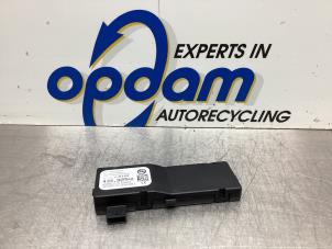 Gebruikte Keyless vehicle module Opel Astra J (PC6/PD6/PE6/PF6) 1.4 Turbo 16V Prijs € 40,00 Margeregeling aangeboden door Gebr Opdam B.V.