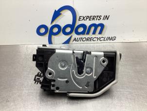 Nieuwe Slotmechaniek Portier 4Deurs rechts-voor BMW 3-Serie Prijs € 90,69 Inclusief btw aangeboden door Gebr Opdam B.V.