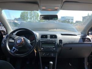 Begagnade Handskfack Volkswagen Polo V (6R) 1.2 TDI 12V BlueMotion Pris € 30,00 Marginaltabell erbjuds av Gebr Opdam B.V.