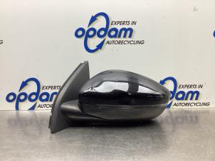 Gebruikte Buitenspiegel links Peugeot 308 SW (L4/L9/LC/LJ/LR) 1.2 12V e-THP PureTech 130 Prijs € 125,00 Margeregeling aangeboden door Gebr Opdam B.V.