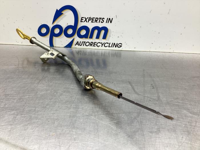 Oljemätsticka från en Renault Captur (2R) 1.2 TCE 16V EDC 2017