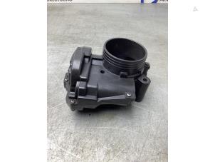 Gebruikte Gasklephuis Peugeot 3008 I (0U/HU) 1.6 VTI 16V Prijs € 40,00 Margeregeling aangeboden door Gebr Opdam B.V.