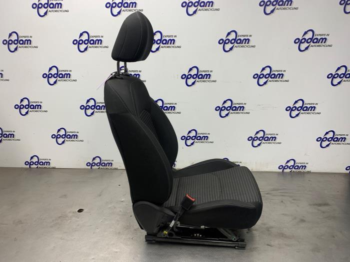 Klädsel, uppsättning (komplett) från en Kia Ceed Sportswagon (CDF) 1.5 T-GDI 16V Eco-Dynamics+ 2022