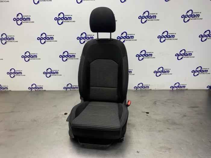 Klädsel, uppsättning (komplett) från en Kia Ceed Sportswagon (CDF) 1.5 T-GDI 16V Eco-Dynamics+ 2022