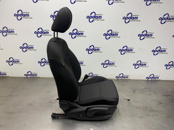 Klädsel, uppsättning (komplett) från en Kia Ceed Sportswagon (CDF) 1.5 T-GDI 16V Eco-Dynamics+ 2022