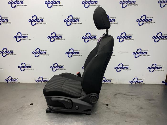 Klädsel, uppsättning (komplett) från en Kia Ceed Sportswagon (CDF) 1.5 T-GDI 16V Eco-Dynamics+ 2022