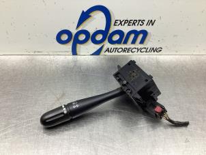 Gebruikte Ruitenwis Schakelaar Chrysler Voyager/Grand Voyager (RG/RS) 2.5 CRD Prijs € 40,00 Margeregeling aangeboden door Gebr Opdam B.V.