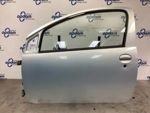 Begagnade Dörr, 2-dörrars, vänster Toyota Aygo (B10) 1.0 12V VVT-i Pris € 100,00 Marginaltabell erbjuds av Gebr Opdam B.V.