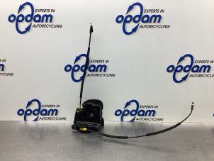 Gebruikte Deurslot Mechaniek 4Deurs links-achter Opel Astra K Sports Tourer 1.0 Turbo 12V Prijs € 50,00 Margeregeling aangeboden door Gebr Opdam B.V.