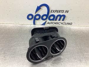 Begagnade Luftmunstycke, instrumentbräda Volkswagen Golf Plus (5M1/1KP) 1.6 FSI 16V Pris € 25,00 Marginaltabell erbjuds av Gebr Opdam B.V.