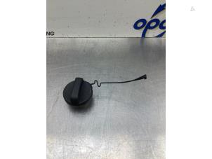 Gebruikte Tankdop Citroen C1 1.0 12V VVT-i Prijs € 20,00 Margeregeling aangeboden door Gebr Opdam B.V.