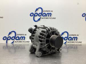 Begagnade Dynamo Opel Corsa F (UB/UH/UP) 1.2 12V 75 Pris € 125,00 Marginaltabell erbjuds av Gebr Opdam B.V.