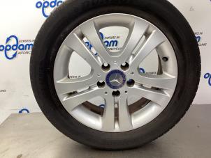 Begagnade Sporthjulsuppsättning Mercedes B (W245) 2.0 B-200 CDI 16V Pris € 199,00 Marginaltabell erbjuds av Gebr Opdam B.V.