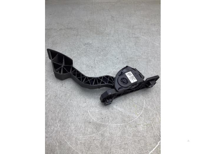 Gaspedalsensor från en Mitsubishi Space Star (A0) 1.0 12V 2014