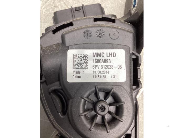 Gaspedalsensor från en Mitsubishi Space Star (A0) 1.0 12V 2014