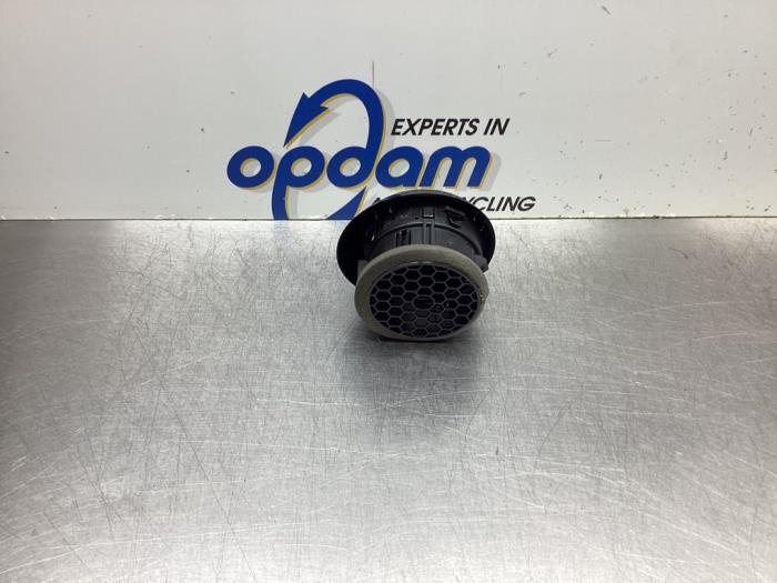 Luftmunstycke, instrumentbräda från en Renault Clio IV Estate/Grandtour (7R) 0.9 Energy TCE 12V 2015