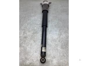 Gebruikte Schokbreker links-achter Mazda CX-5 II (KF) 2.0 SkyActiv-G 165 16V 2WD Prijs € 60,00 Margeregeling aangeboden door Gebr Opdam B.V.